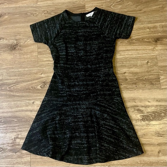 LOFT Textured Fit & Flare Dress – Size 0 - Picture 1 of 5